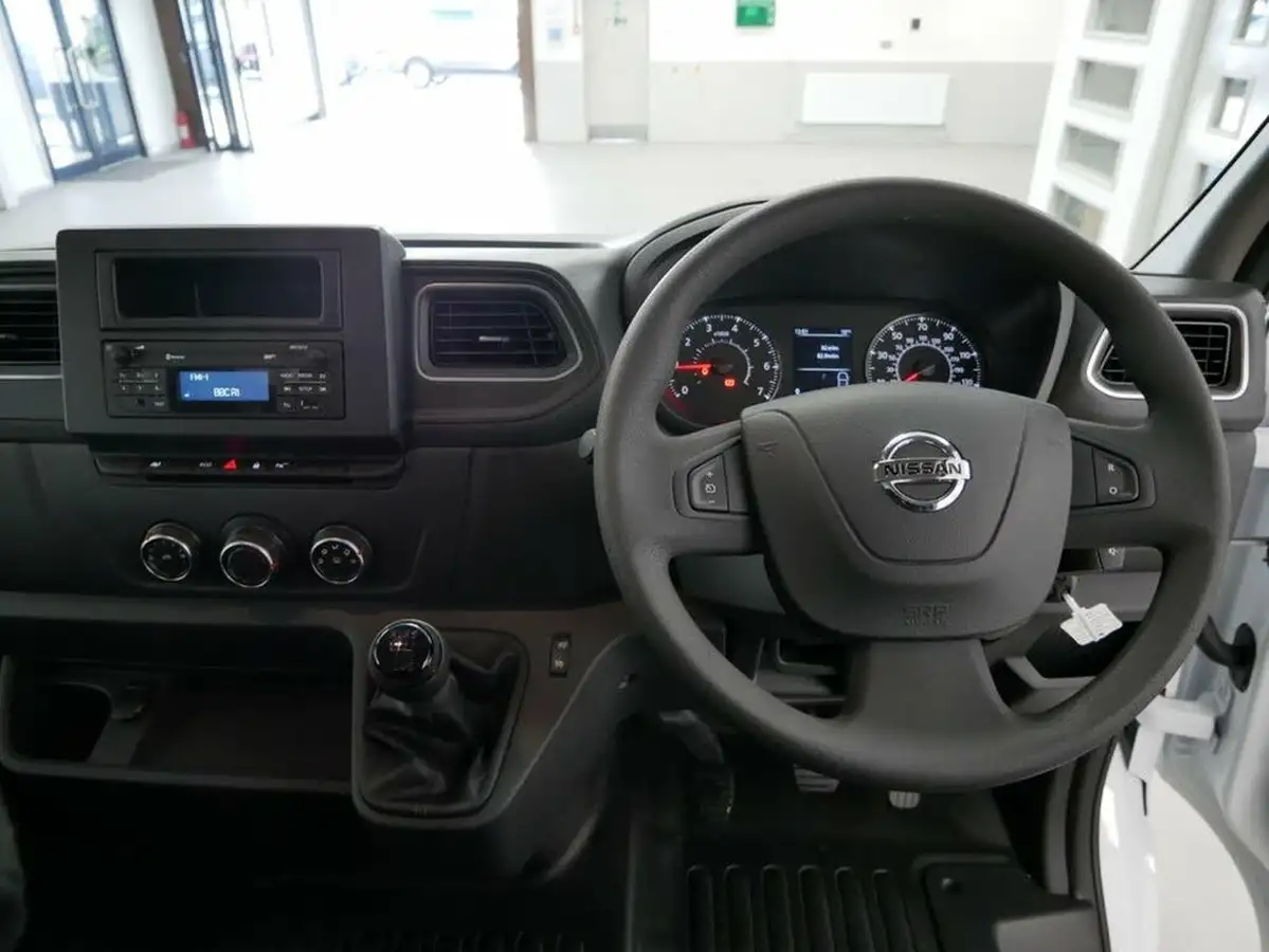 2024-nissan-interstar-23dci-f35-l3h2-acenta-135pseu6d-panel-van-big-11