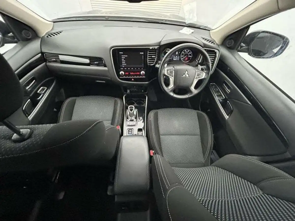 2020-mitsubishi-outlander-24-design-phev-big-3