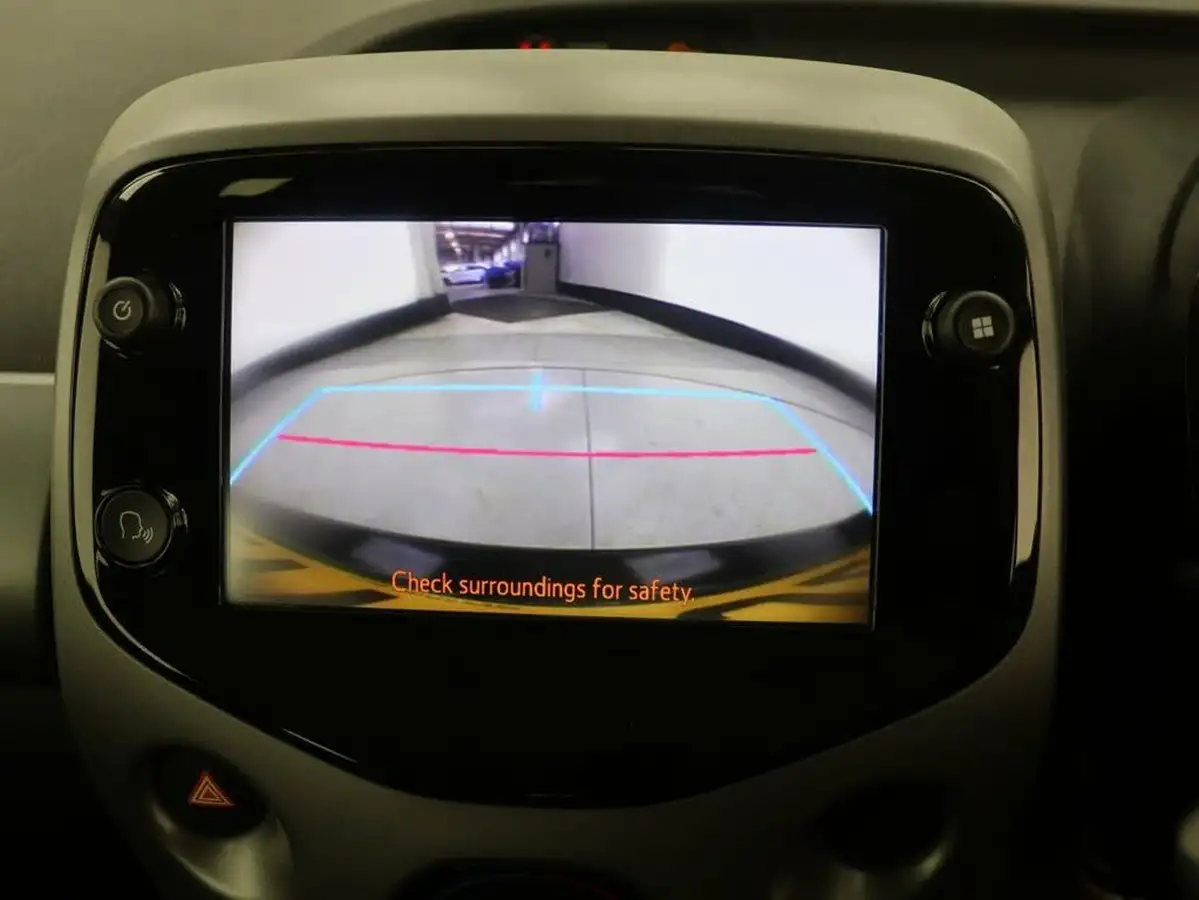 2021-toyota-aygo-10-vvt-i-x-play-tss-big-13