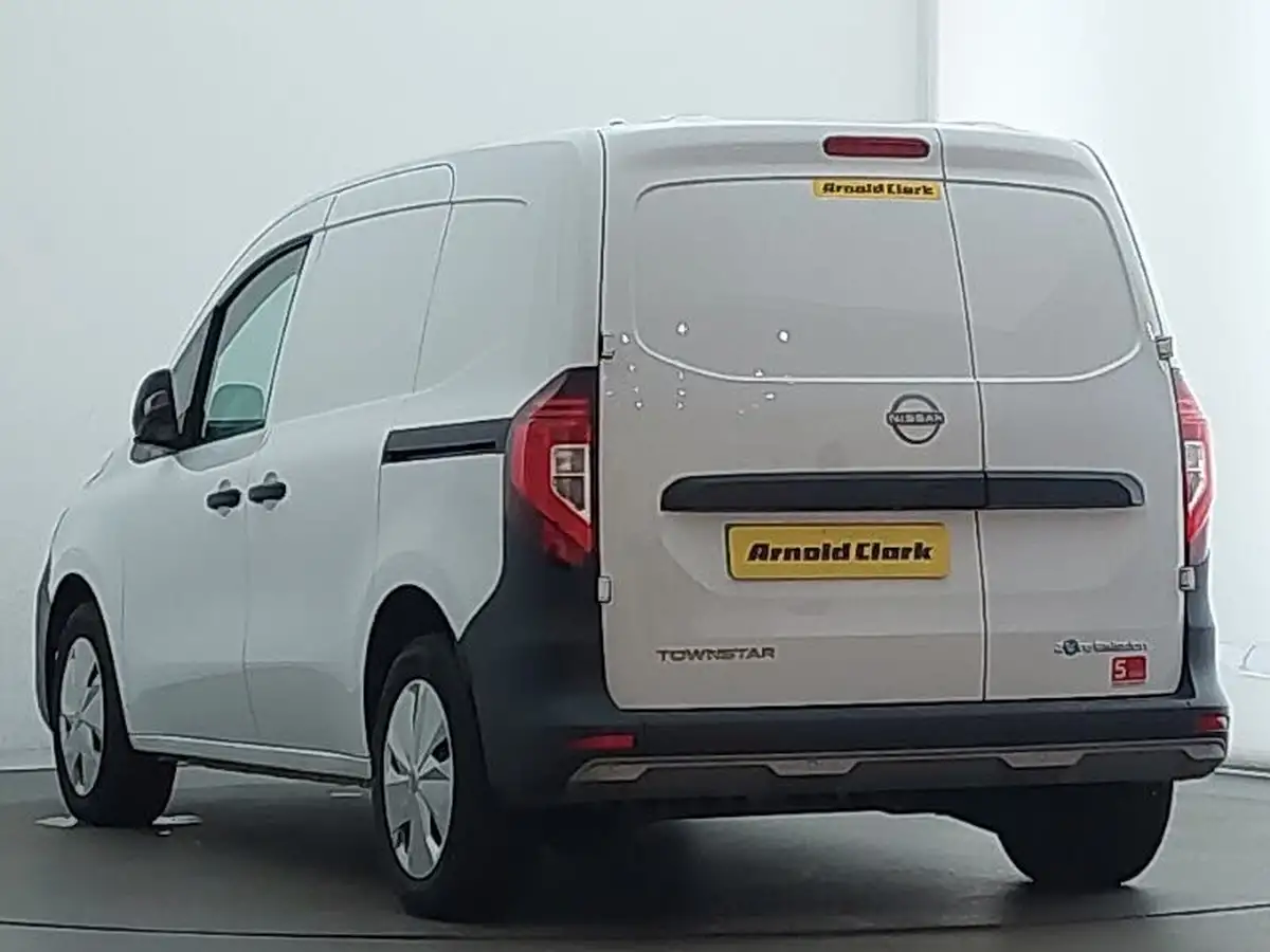 2023-nissan-townstar-e-45kwh-l1-acenta-big-1