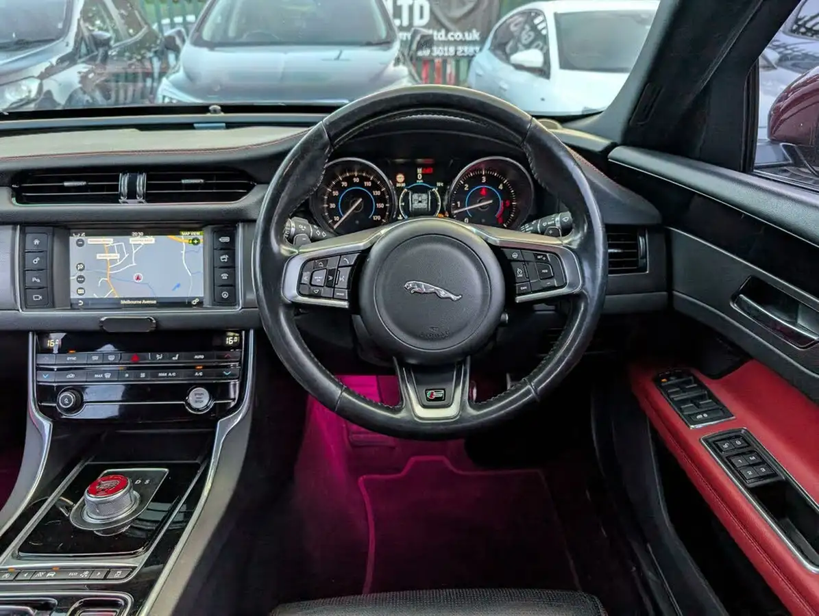 2016-jaguar-xf-30td-s-big-46