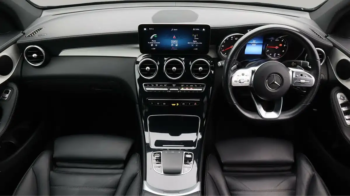 2022-mercedes-benz-glc-class-20d-glc220d-amg-line-195ps-station-wagon-5d-1950cc-4matic-plus-big-13