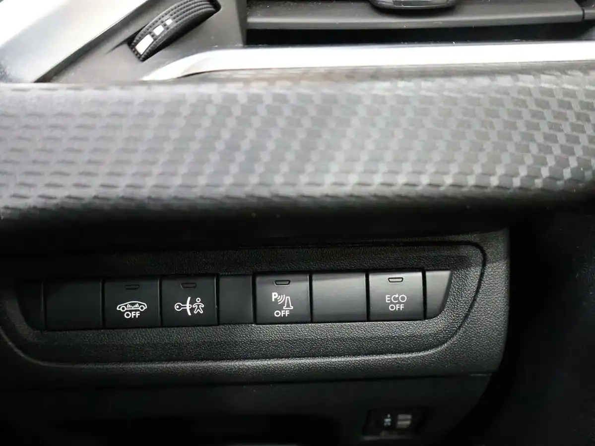2019-peugeot-2008-suv-12-puretech-allure-premium-82bhp-big-36