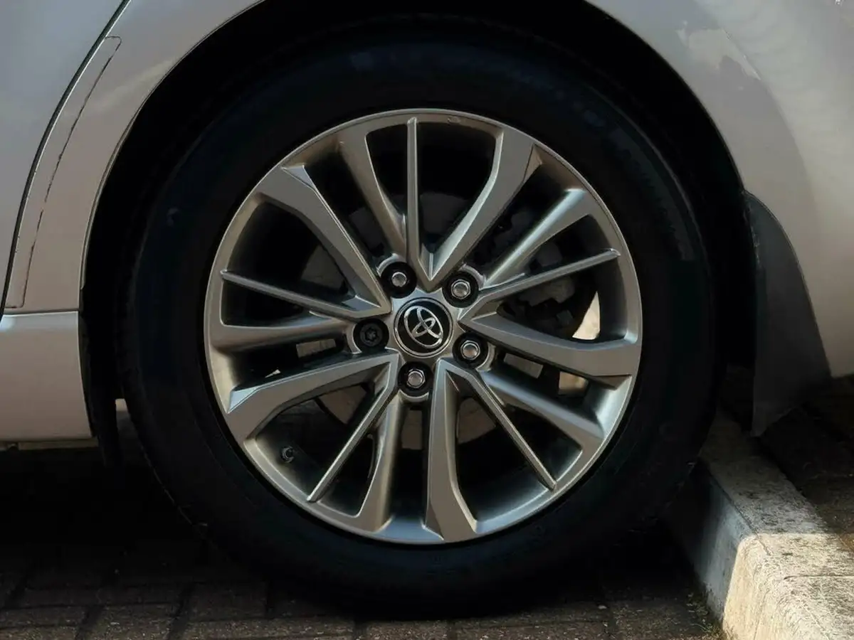 2016-toyota-avensis-18-v-matic-business-edition-touring-sports-5d-cvt-big-6