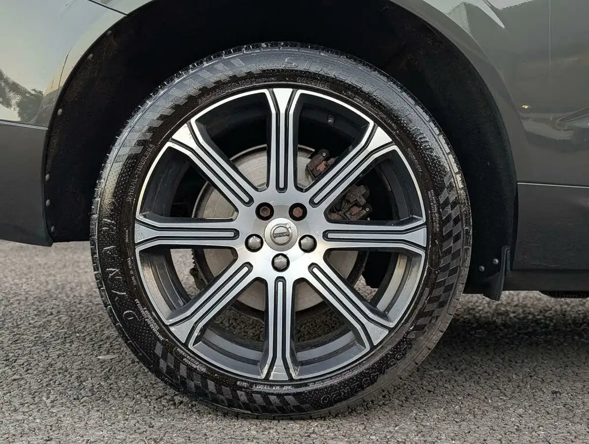 2017-volvo-xc60-20td-d5-inscription-pro-powerpulse-big-22