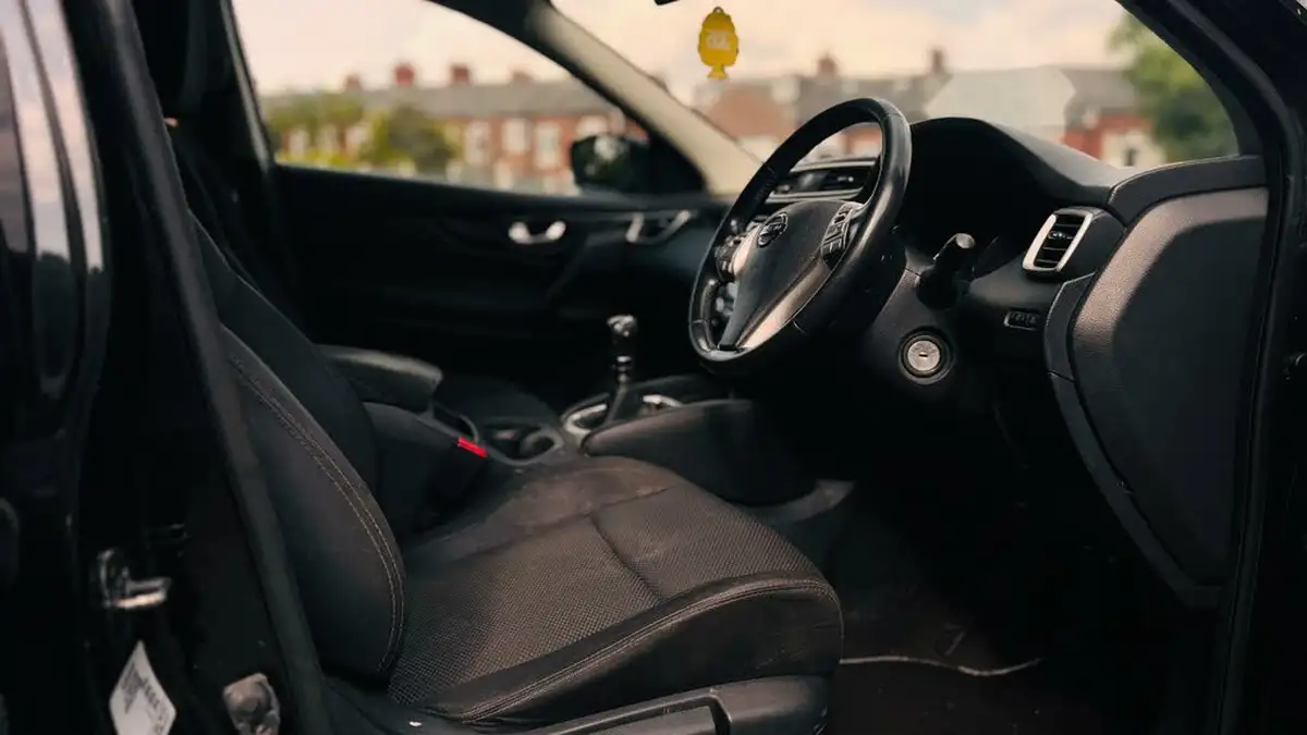 2015-nissan-qashqai-big-11