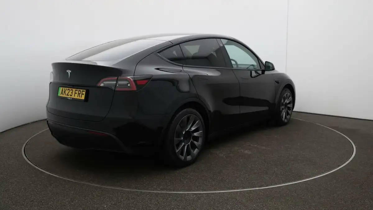 2023-tesla-model-y-e-rwd-big-49