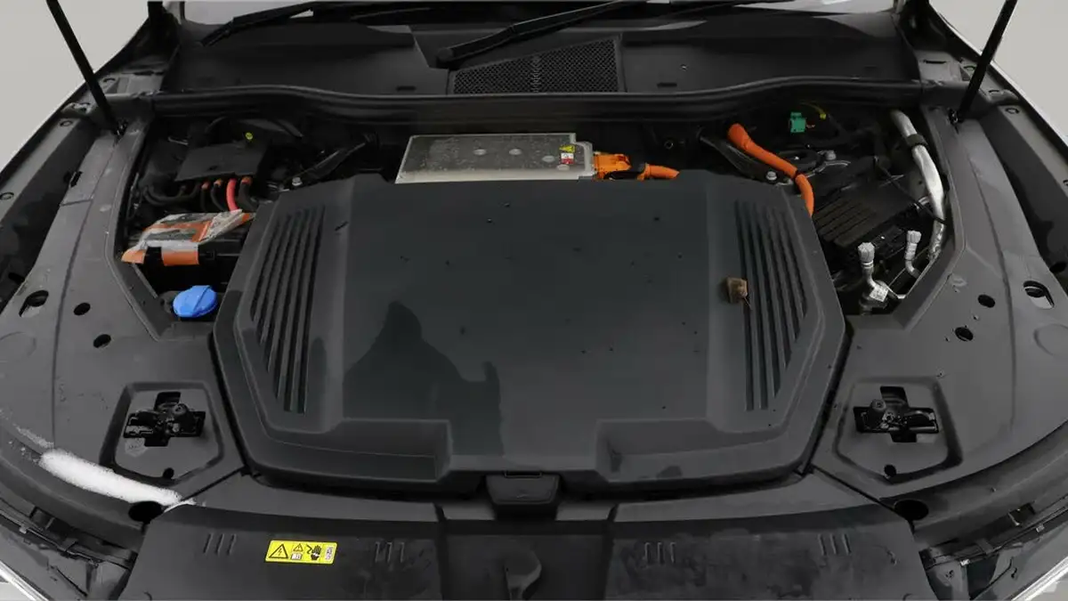 2021-audi-e-tron-50e-technik-station-wagon-big-18