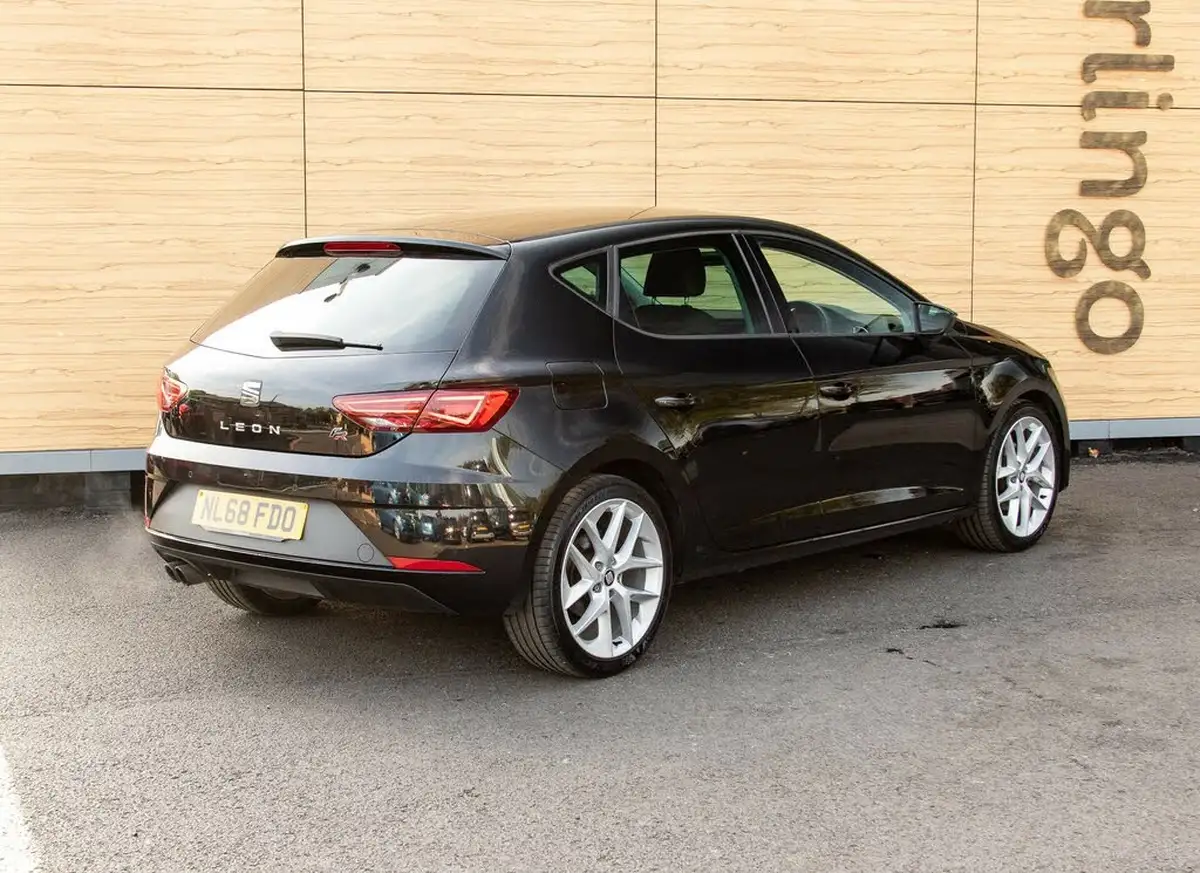 2018-seat-leon-14-tsi-fr-technology-hatchback-5d-big-2