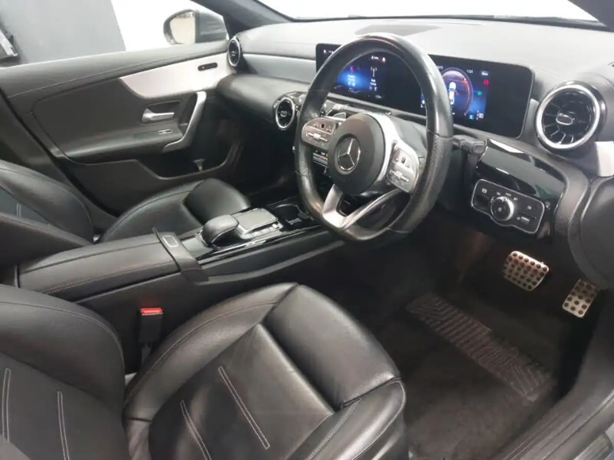 2019-mercedes-benz-cla-13-cla-200-amg-line-coupe-4d-7g-dct-big-9