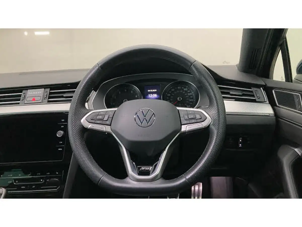 2022-volkswagen-passat-15-tsi-r-line-saloon-4d-big-9