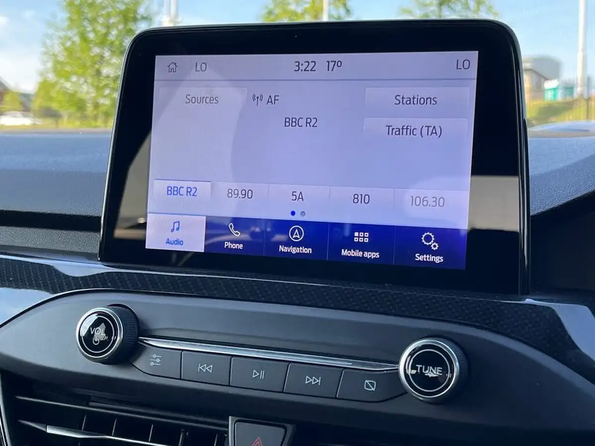 2020-ford-focus-15-st-line-x-hatchback-big-8