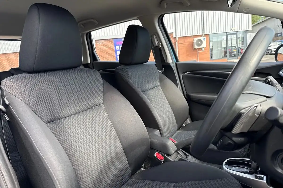 2018-honda-jazz-13-i-vtec-se-cvt-big-23