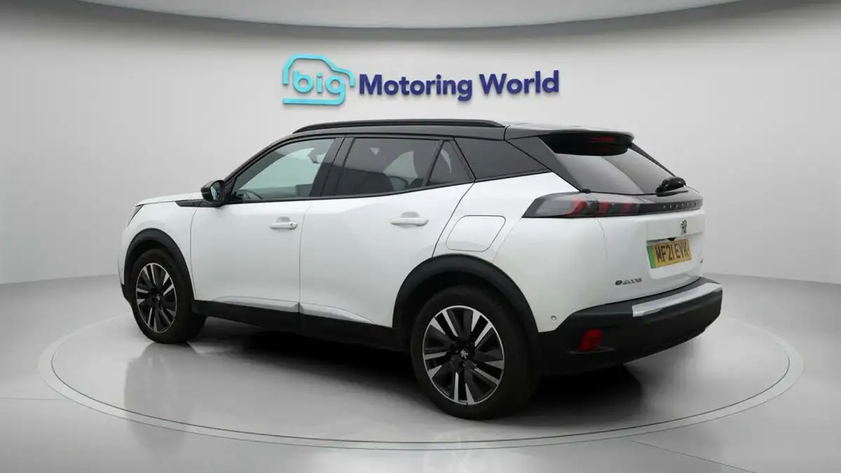 2021-peugeot-2008-suv-e-gt-premium-big-5