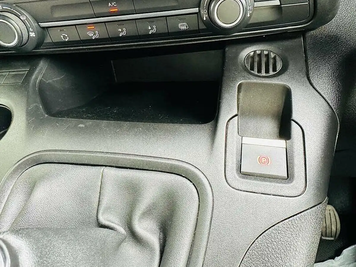2020-peugeot-partner-15-bluehdi-1000-professional-100ps-eu6dt-panel-big-26
