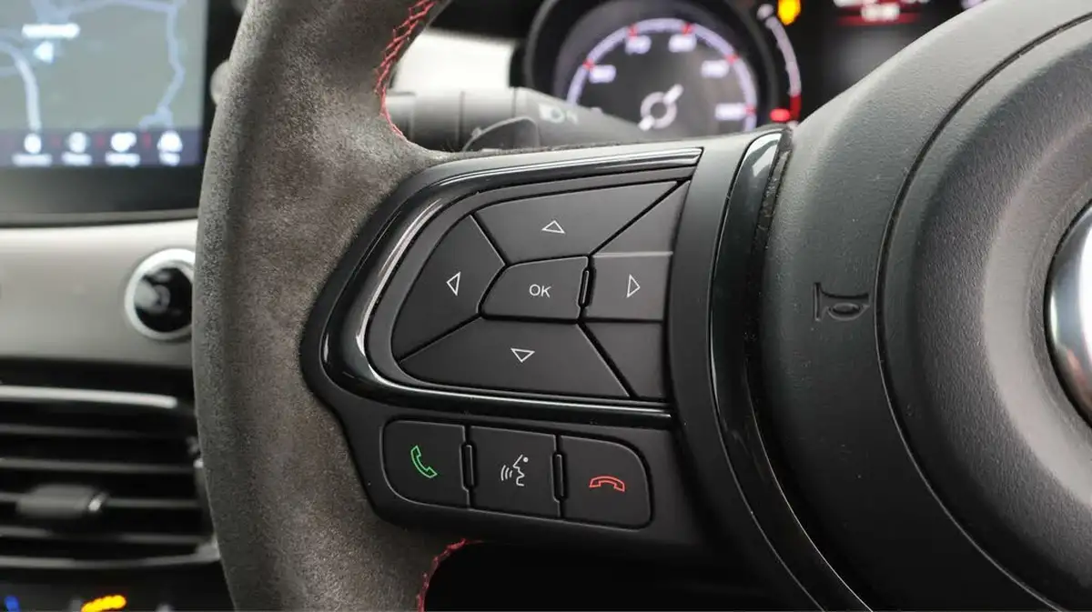 2021-fiat-500x-13-firefly-turbo-sport-big-25