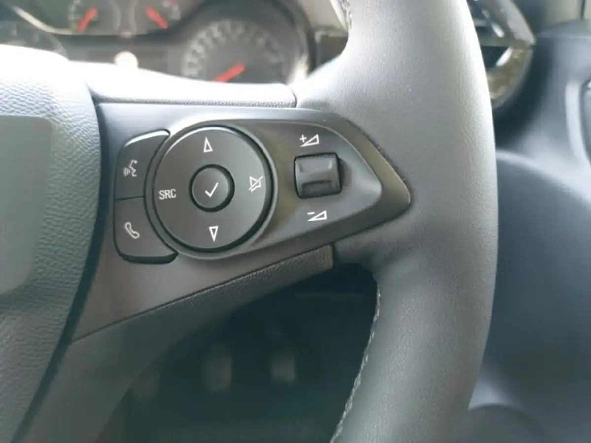 2024-vauxhall-corsa-12i-design-big-16