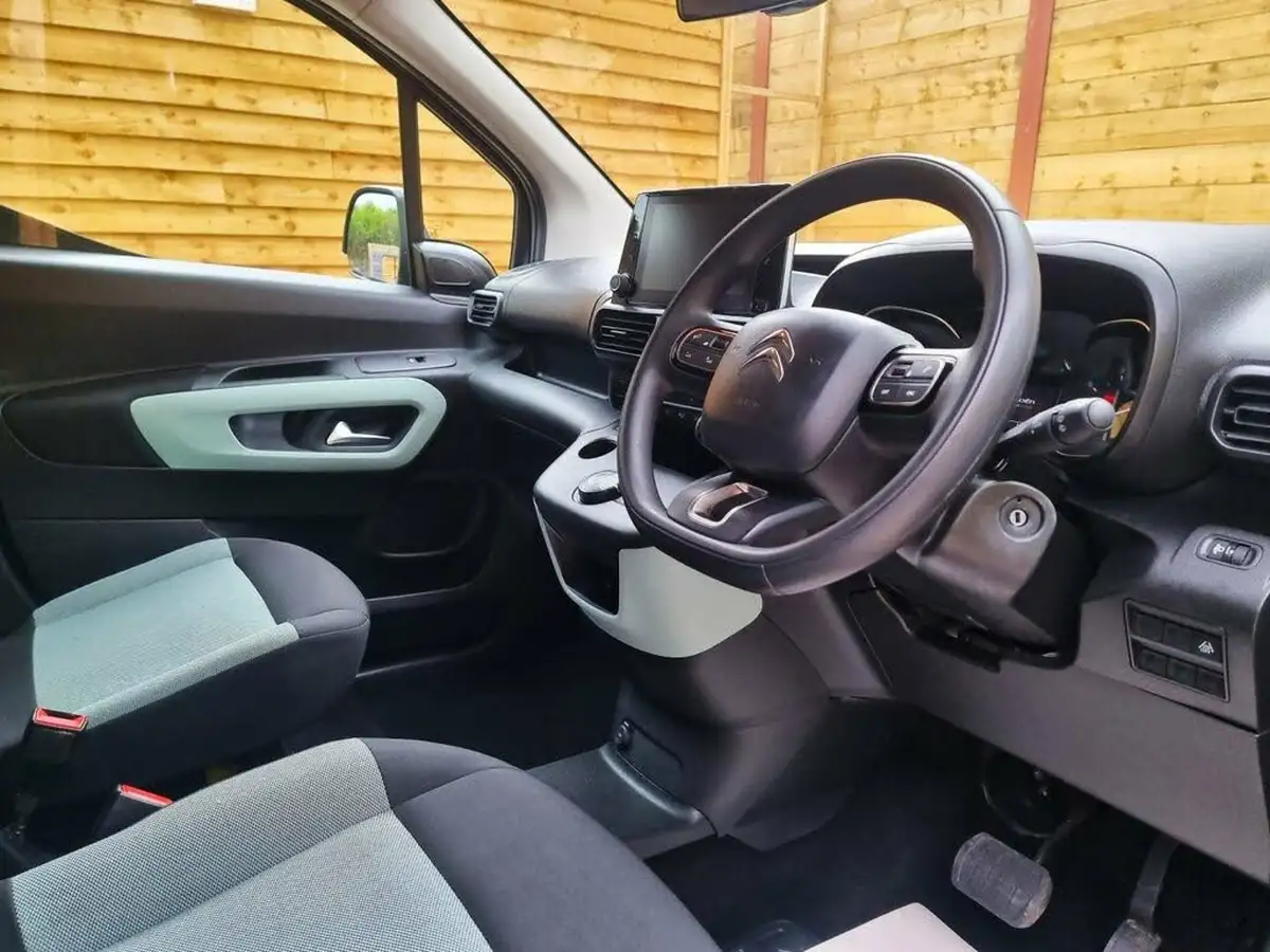 2022-citroen-berlingo-12-puretech-feel-xl-size-130ps-eat8-big-4