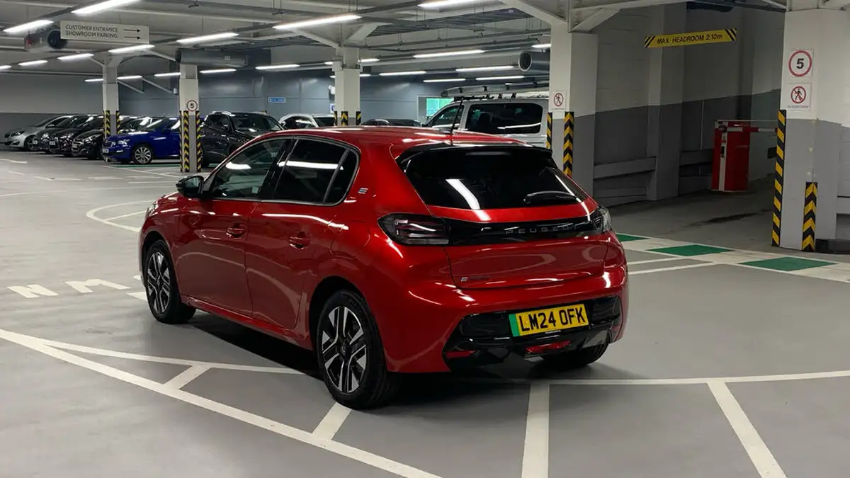 2024-peugeot-208-e-e-style-big-4