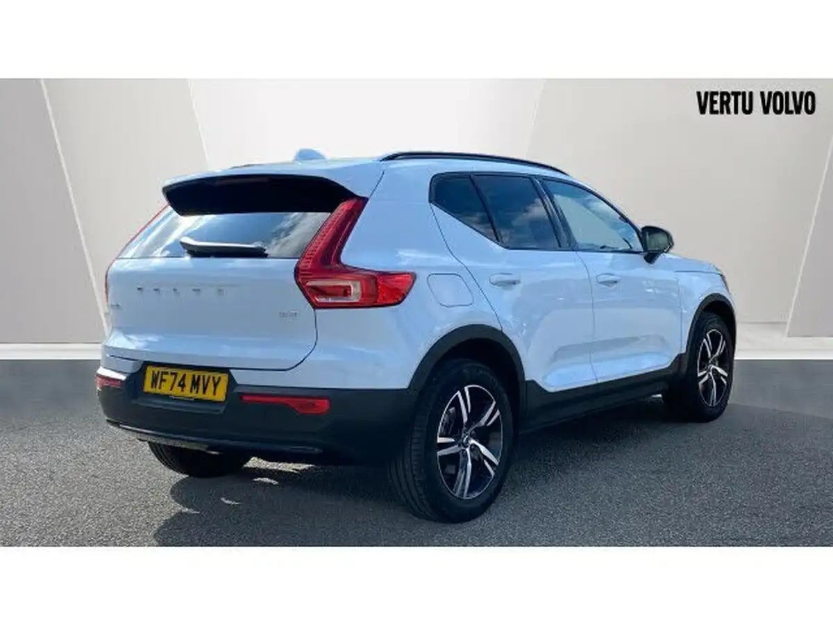 2024-volvo-xc40-20-b3-plus-big-6