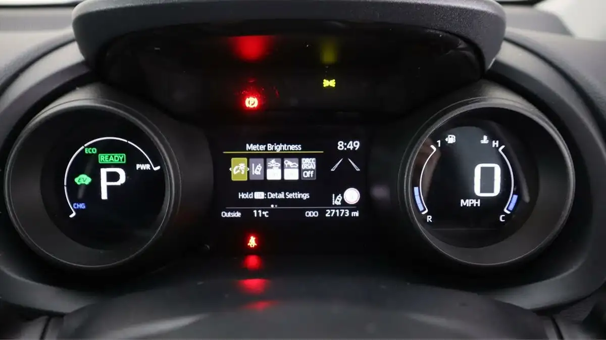 2021-toyota-yaris-15-vvt-i-design-big-10