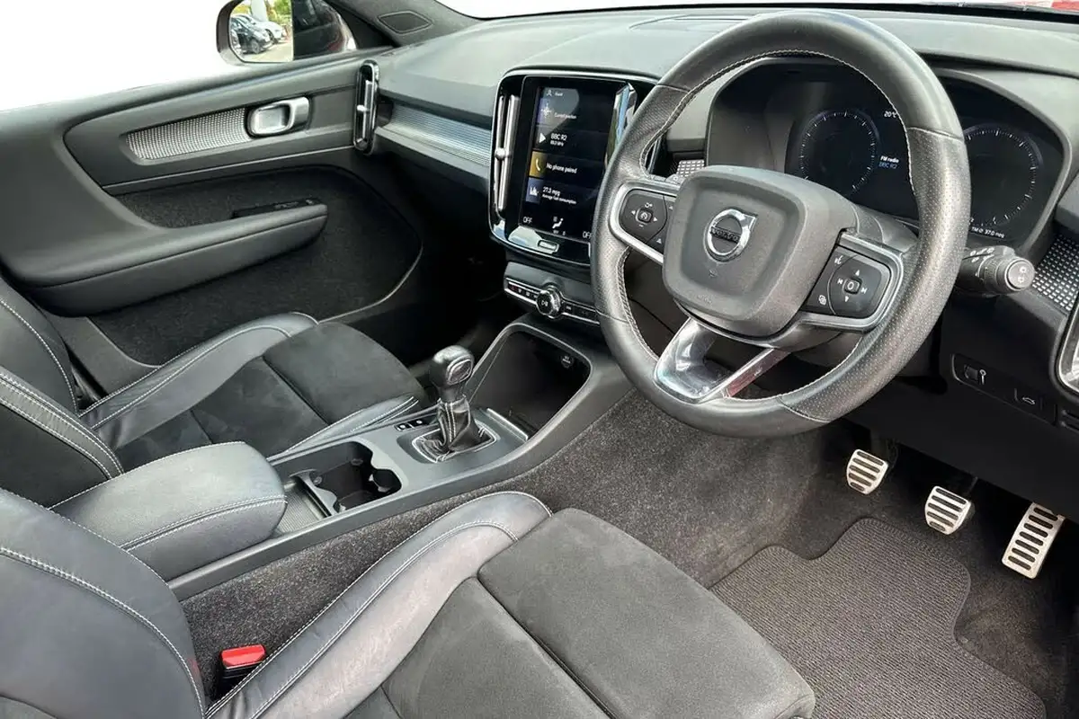 2021-volvo-xc40-15-t3-r-design-161bhp-big-9