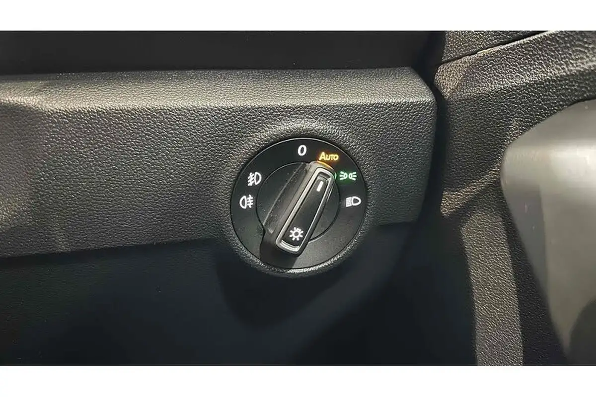 2019-volkswagen-t-roc-20tdi-sel-dsg-big-28