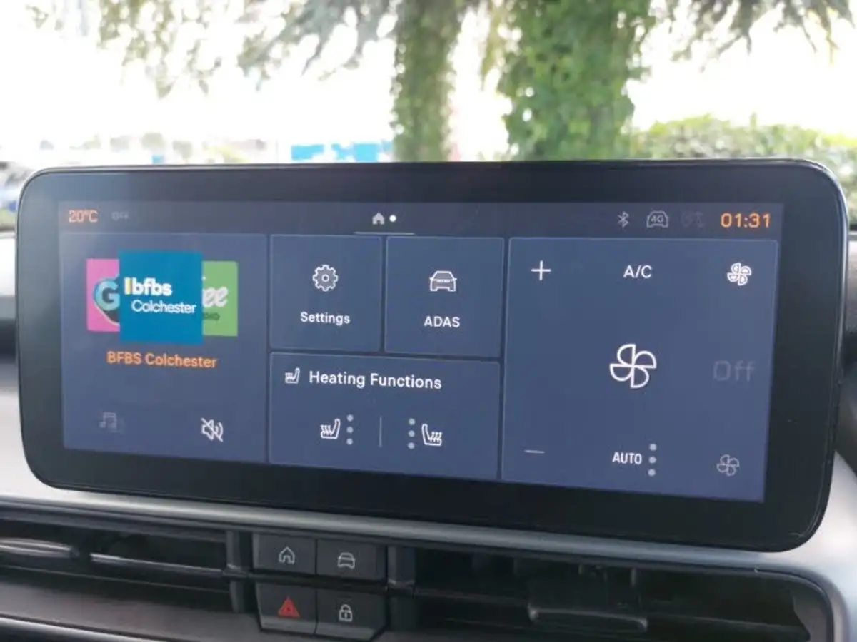 2024-jeep-avenger-12-gse-summit-e-hybrid-48v-auto-big-9