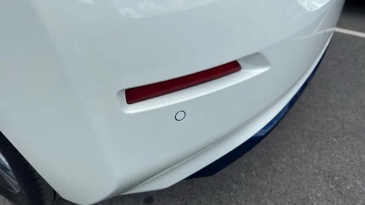 2020-nissan-leaf-e-tekna-big-20