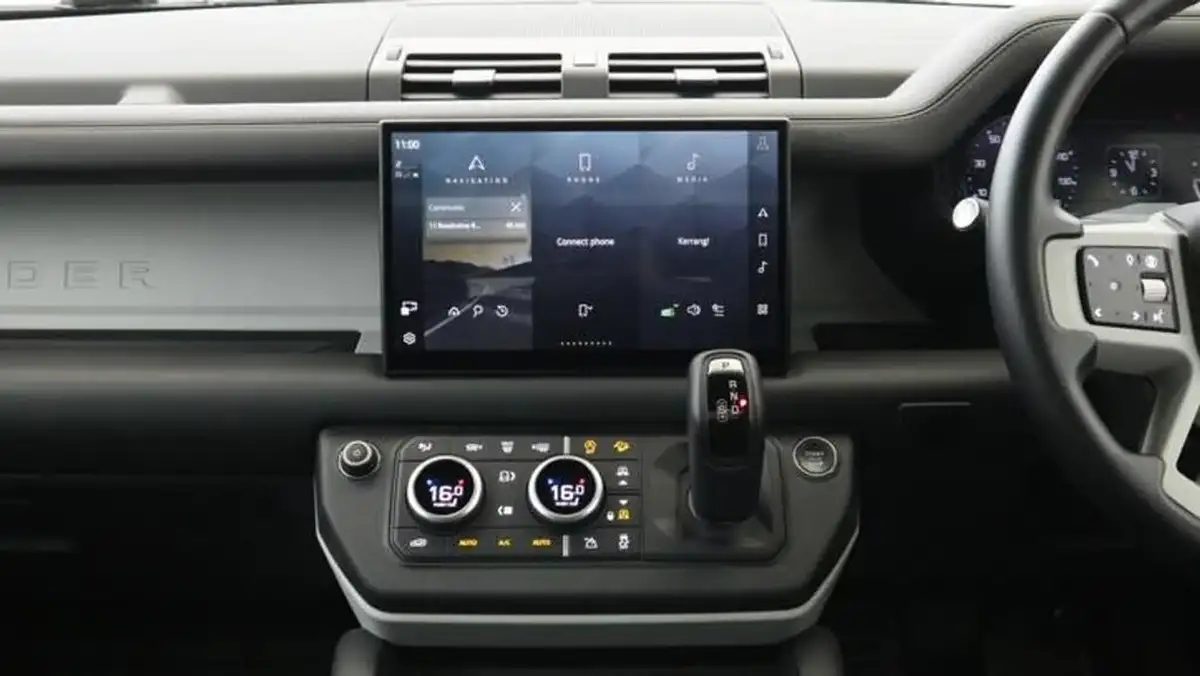 2024-land-rover-90-defender-30-d300-x-dynamic-hse-big-13