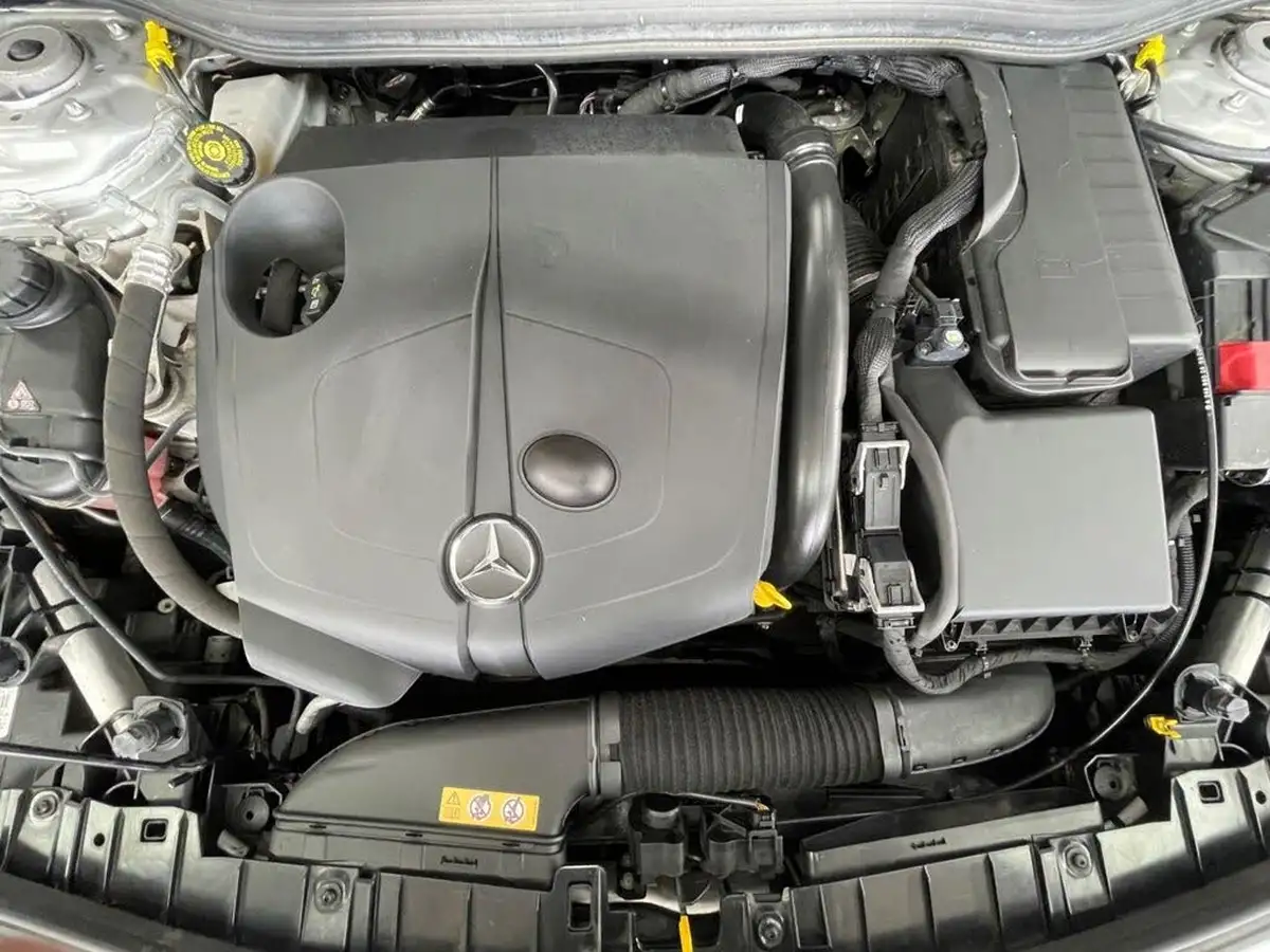 2018-mercedes-benz-gla-class-21d-gla-200d-amg-line-134bhp-ss-big-15