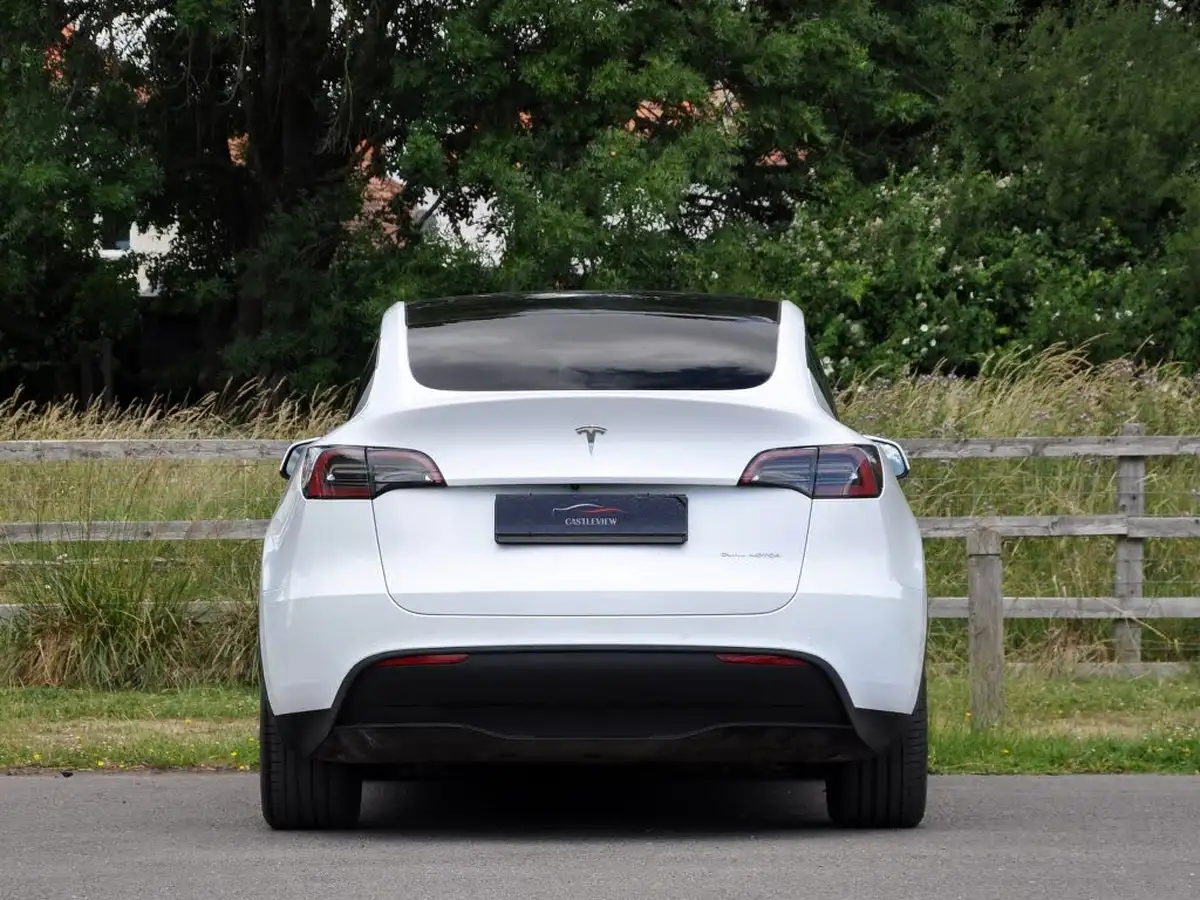 2022-tesla-model-y-e-long-range-big-66
