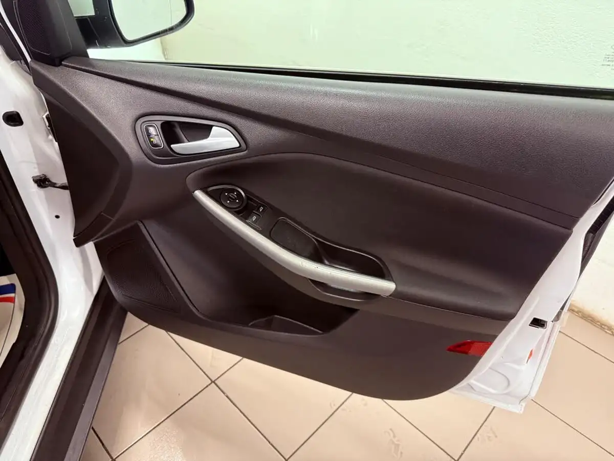2017-ford-focus-15tdci-zetec-edition-120ps-estate-big-20