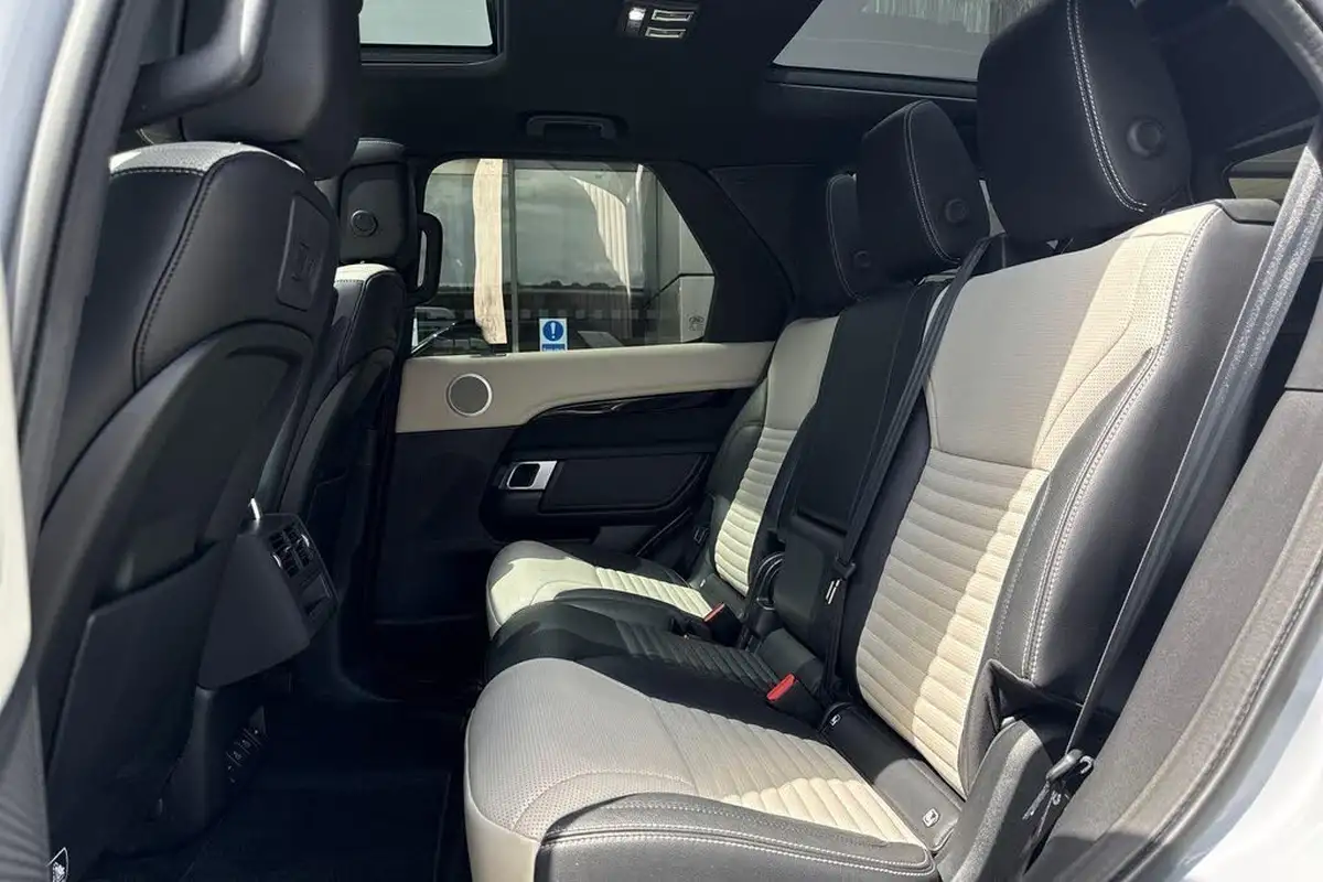 2021-land-rover-discovery-30-d250-r-dynamic-se-250ps-big-75