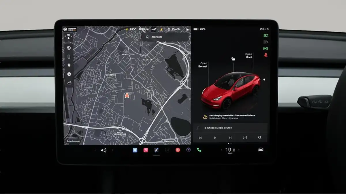 2022-tesla-model-y-e-long-range-big-11
