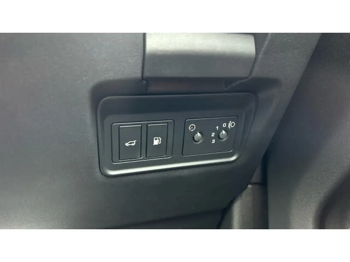 2024-land-rover-range-rover-evoque-15-p300e-s-big-34