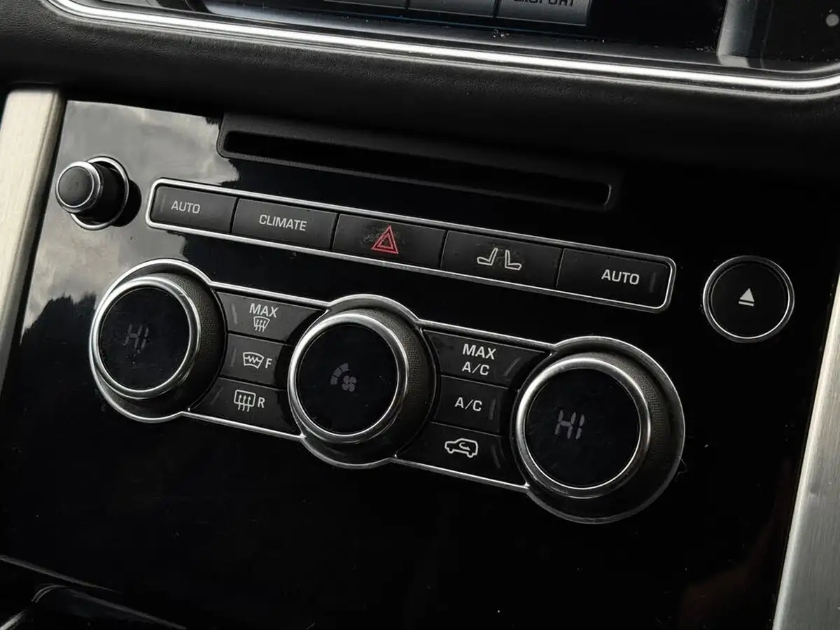 2013-land-rover-range-rover-44-sdv8-autobiography-big-37