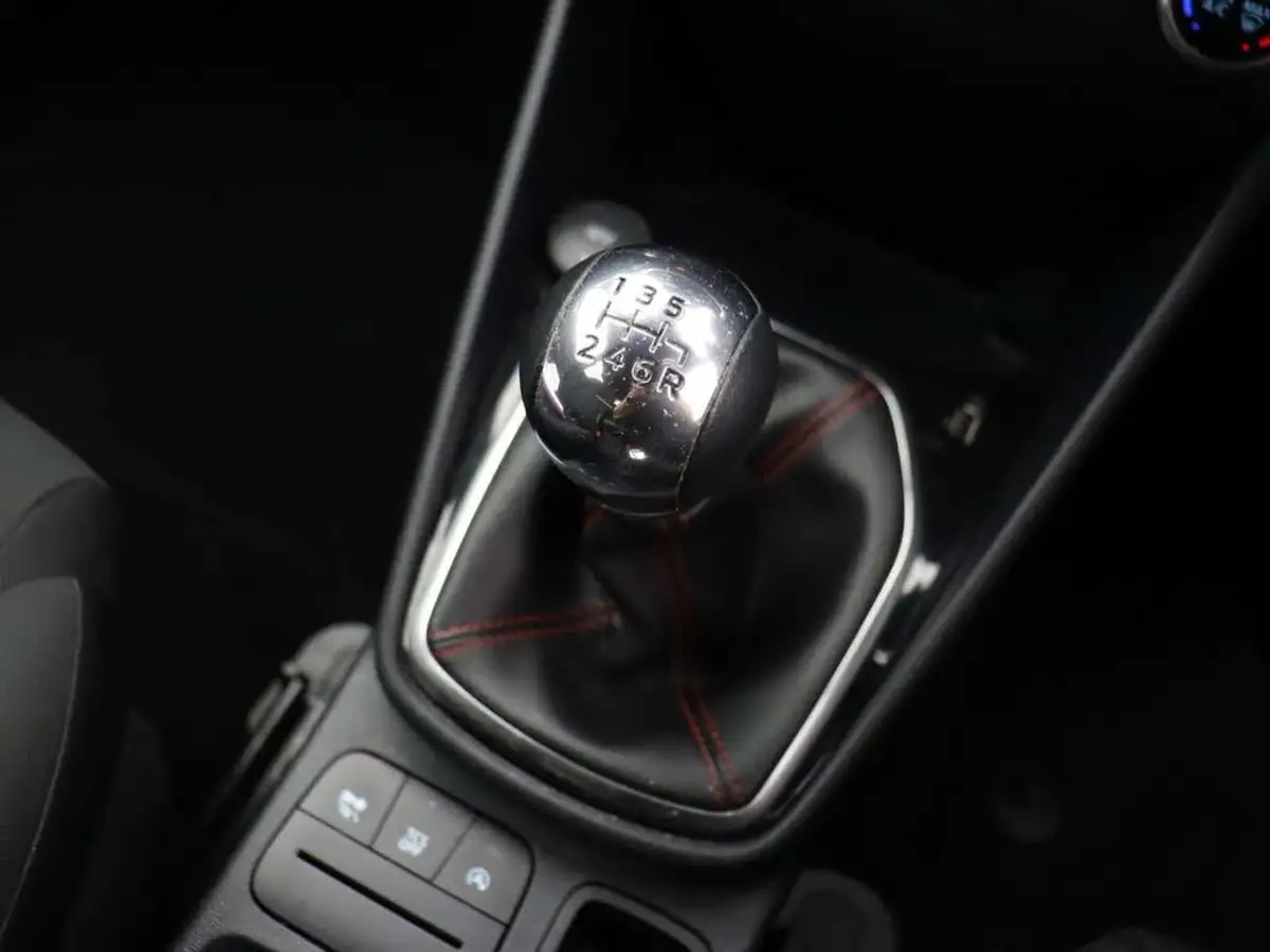 2020-ford-fiesta-10t-st-line-edition-155ps-hybrid-mhev-5d-big-30