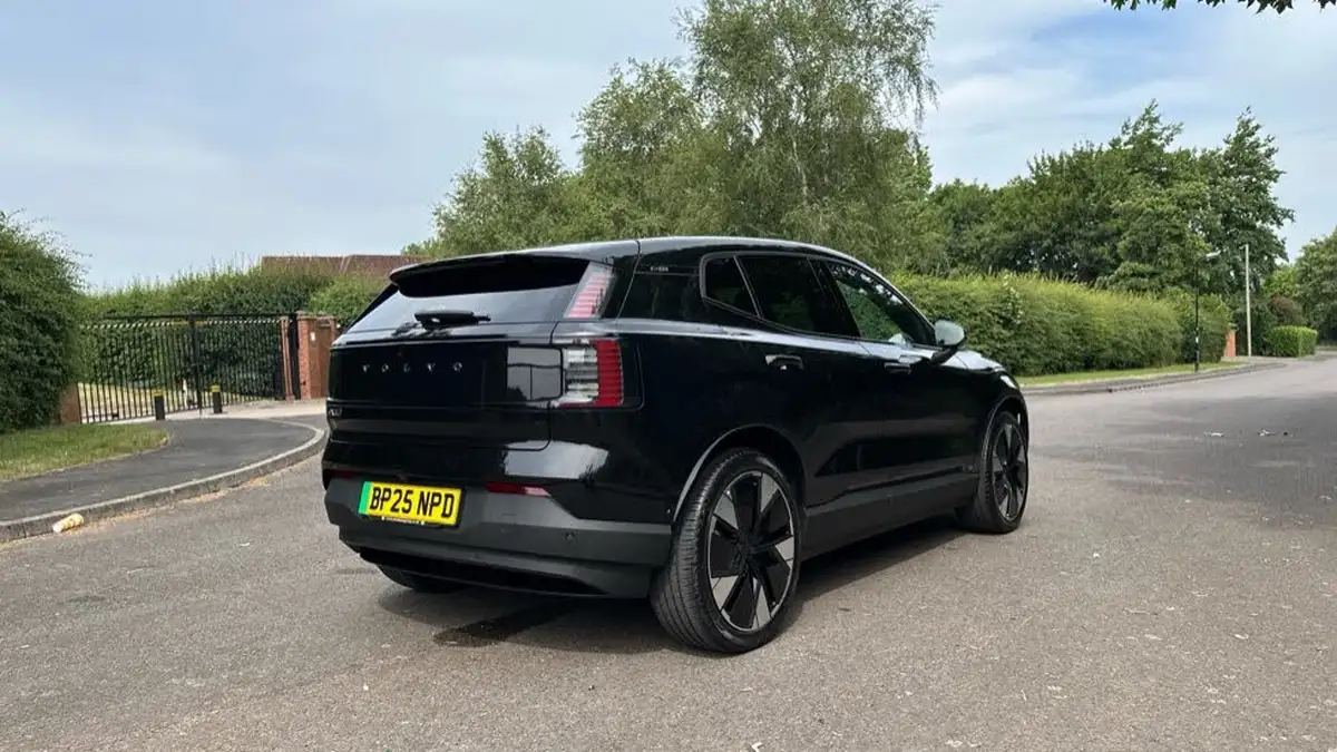 2025-volvo-ex30-e-single-motor-ultra-big-41