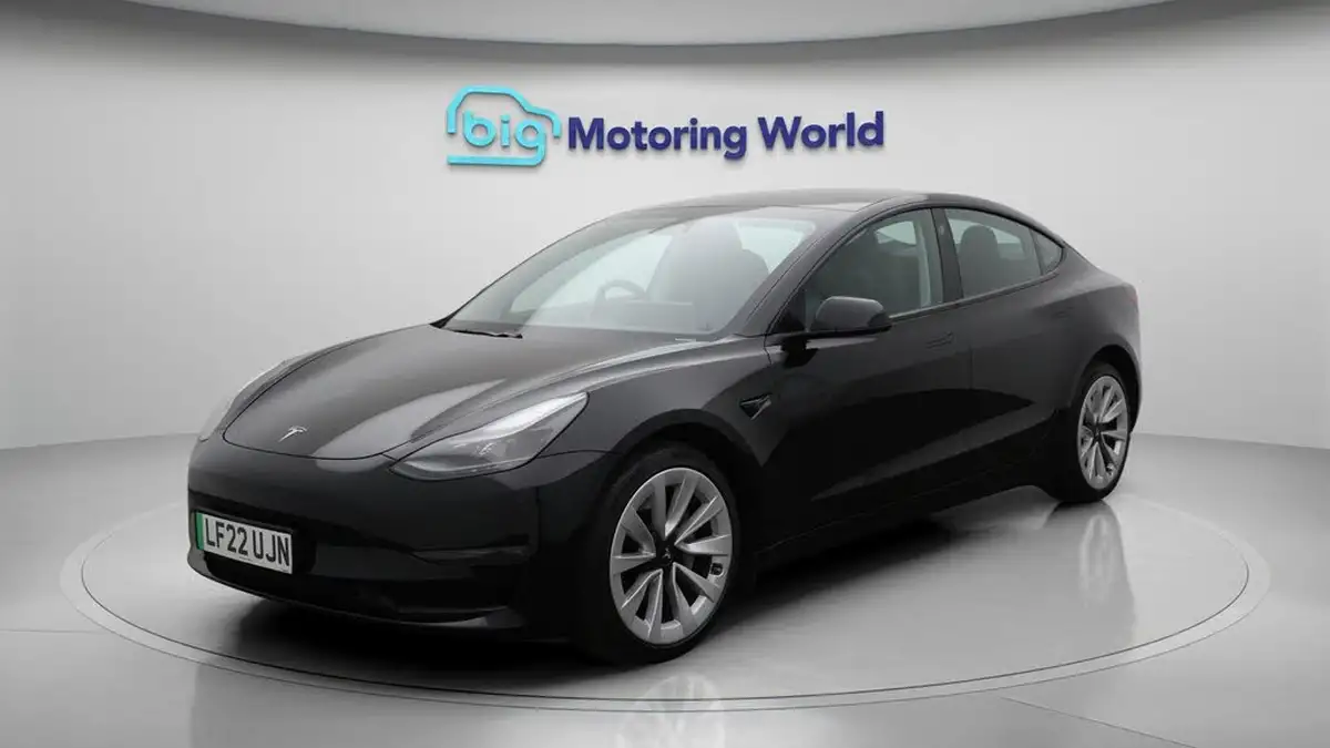 2022-tesla-model-3-e-long-range-big-3