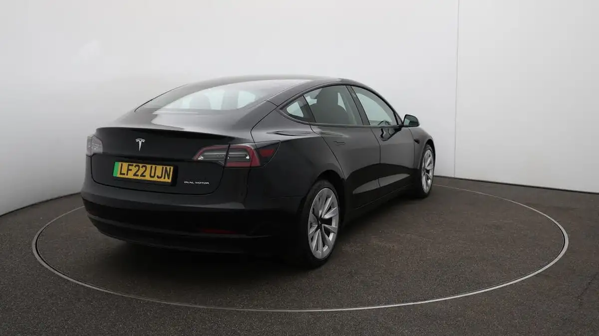 2022-tesla-model-3-e-long-range-big-55