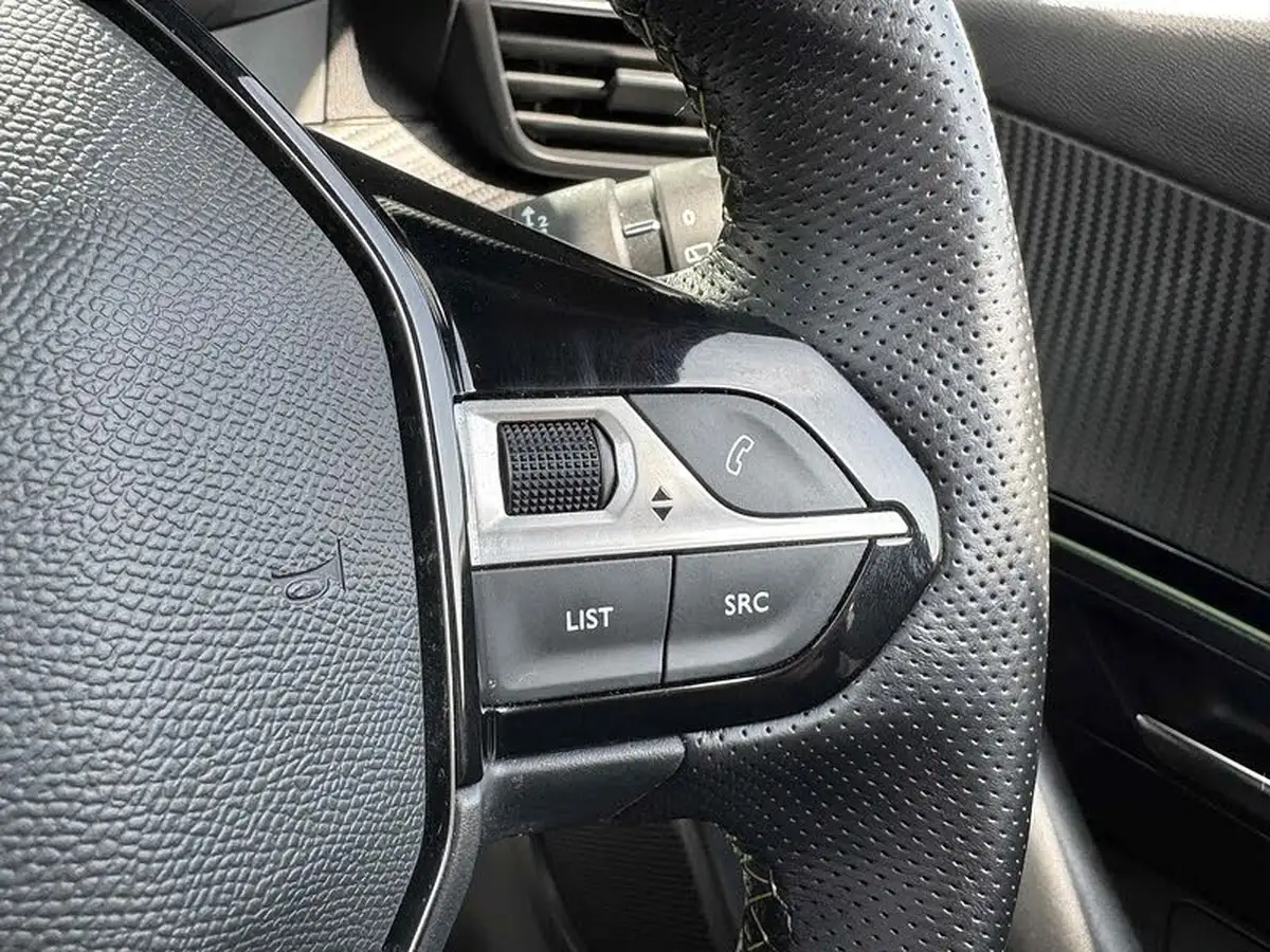 2021-peugeot-2008-suv-e-gt-premium-big-33