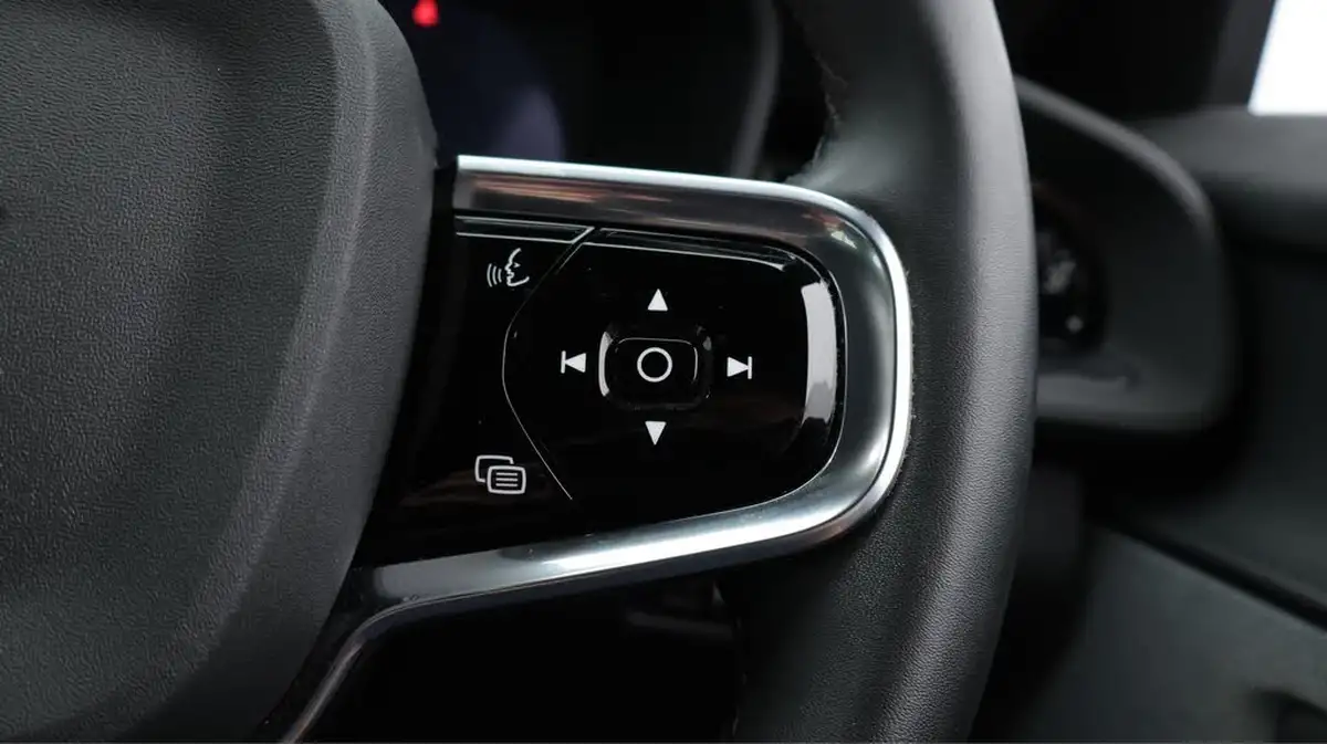 2022-polestar-polestar-2-e-ps2-300kw-long-dual-big-25