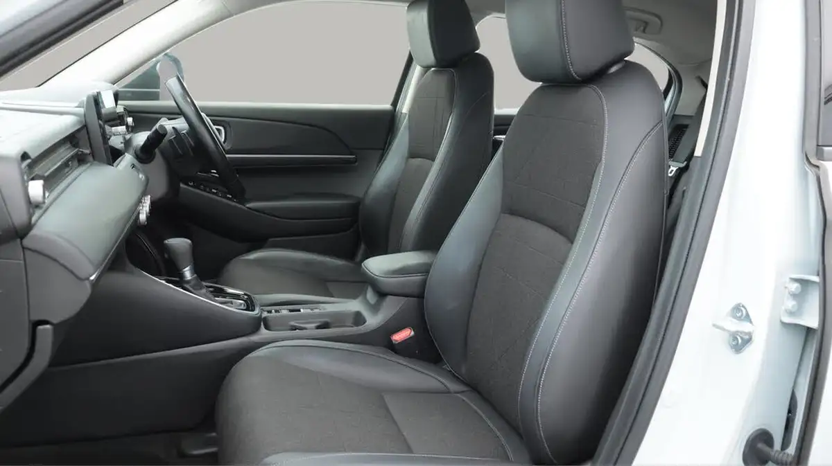 2022-honda-hr-v-15-i-mmd-advance-big-14
