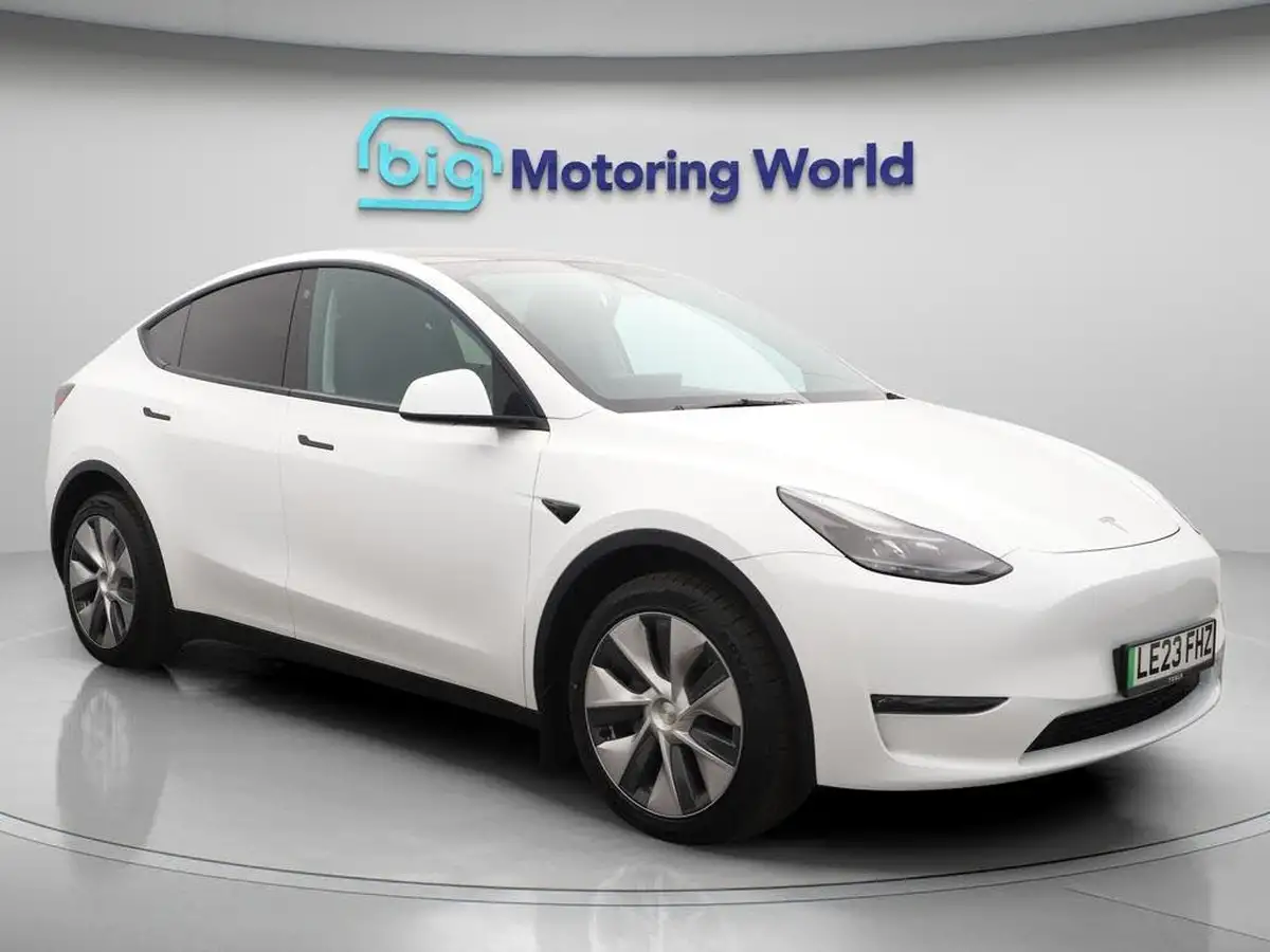 2023-tesla-model-y-e-long-range-big-0