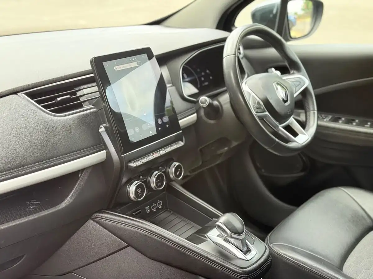 2021-renault-zoe-e-gt-line-big-14