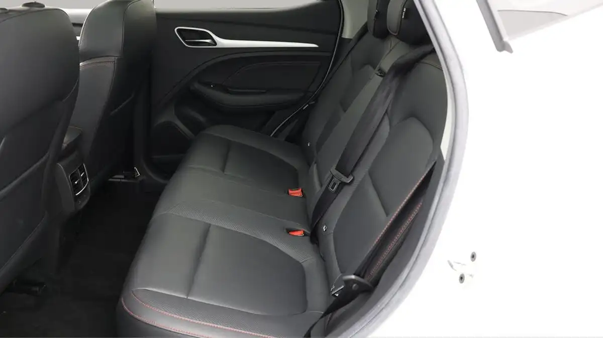 2022-mg-zs-suv-e-trophy-ev-156ps-long-range-big-24