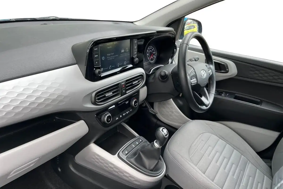 2021-hyundai-i10-10-premium-big-5