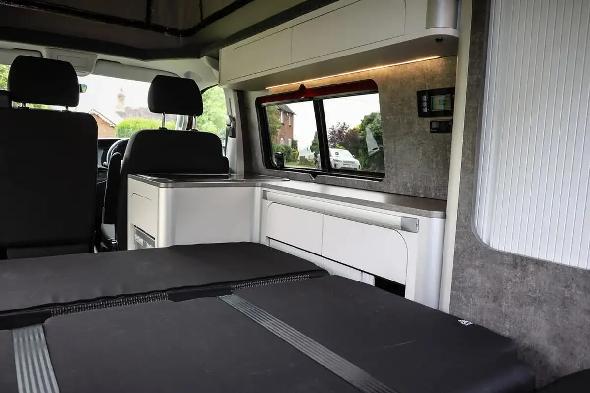 2020-volkswagen-transporter-20tdi-t28-highline-bmt-swb-110pseu6dt-e-big-33