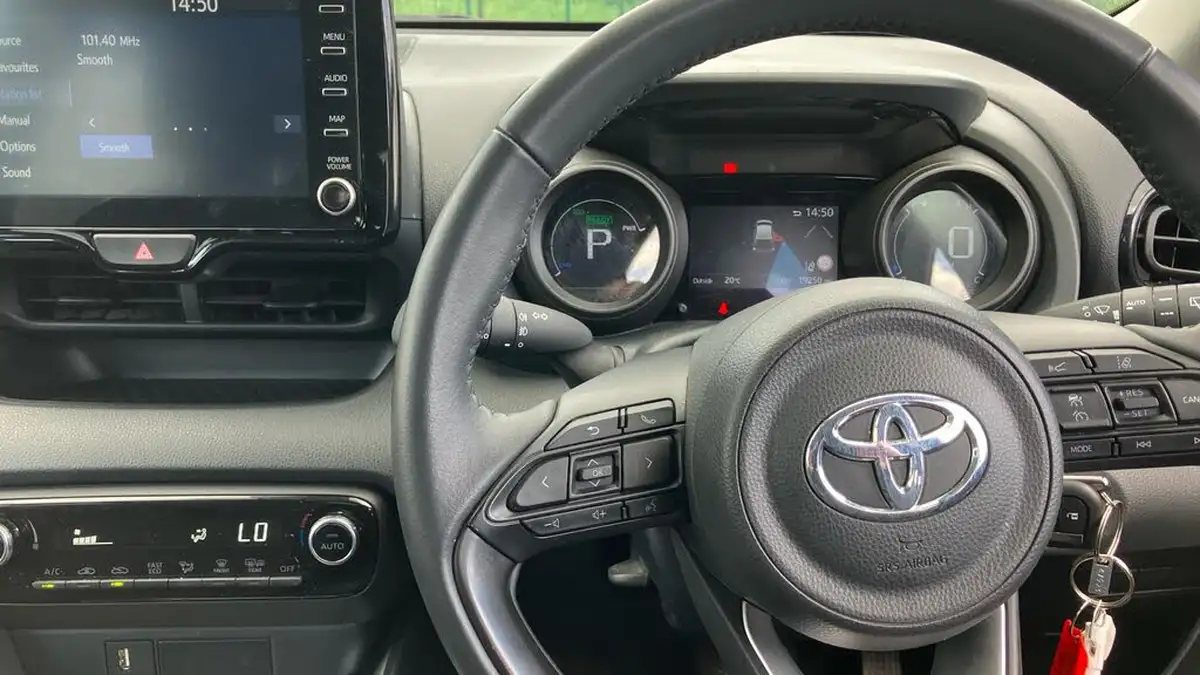 2023-toyota-yaris-15-vvt-i-design-big-7